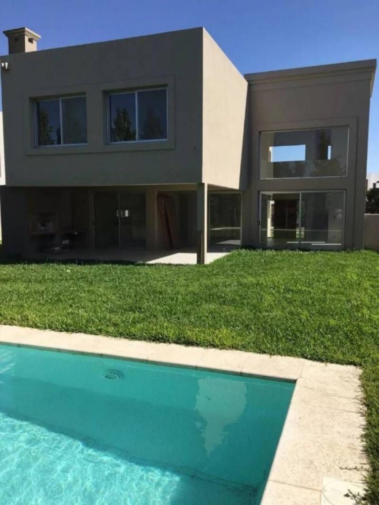 4 bedrooms House in Tigre, Argentina No. 9301