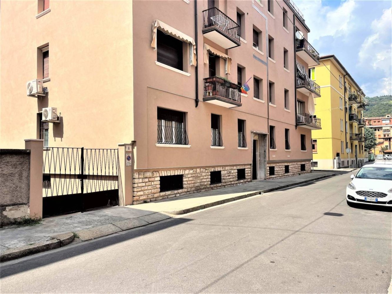 2 bedrooms Apartment in Brescia, Italy No. 344458