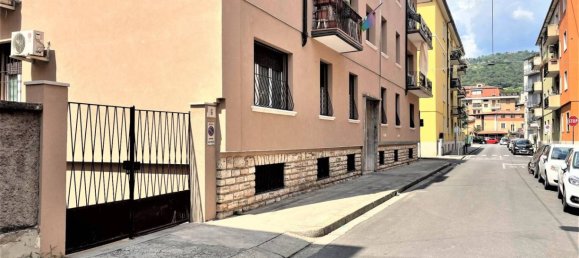 2 bedrooms Apartment in Brescia, Italy No. 344458 2