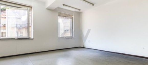 92m² Commercial property in Sintra, Portugal No. 147730 2