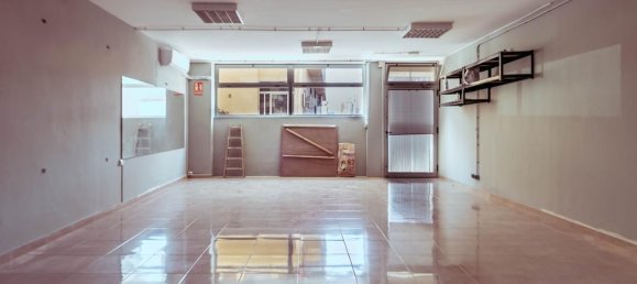  عقار تجاري في Santa Barbara, Spain 175متر مربع رقم 159593 3