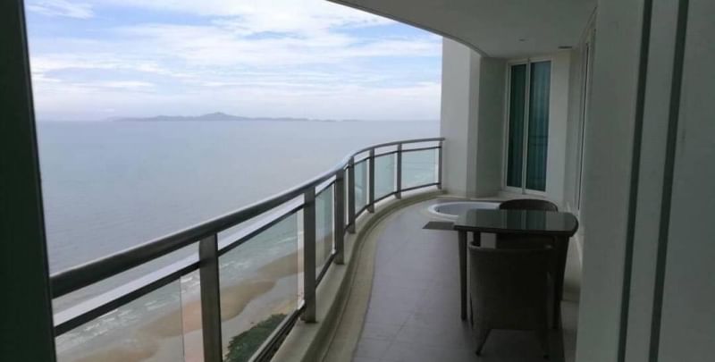 3 bedrooms Condo in Pattaya, Thailand No. 19234