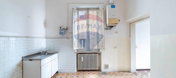 4 rooms Apartment in Jesi, Italy No. 9170 2