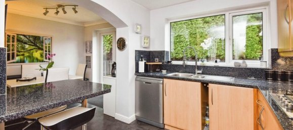 4 bedrooms House in Morecambe, United Kingdom No. 2581 14