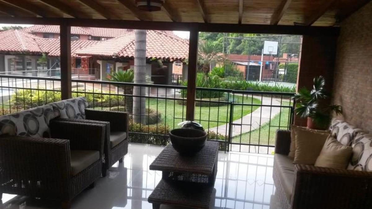 4 bedrooms House in Valle del Cauca, Colombia No. 8131