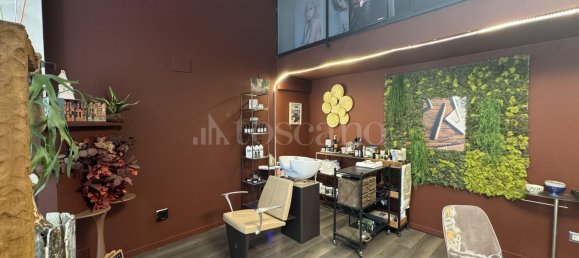 85m² Commercial property in Prato, Italy No. 261054 13