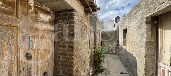 Casa de 5 habitaciónes en Villafranca Tirrena, Italy No. 364166 9
