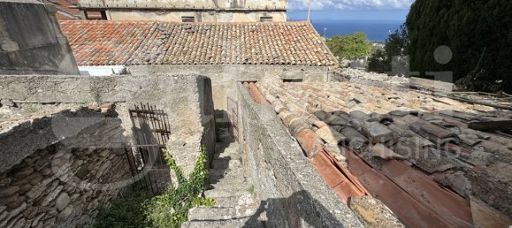 Casa de 5 habitaciónes en Villafranca Tirrena, Italy No. 364166 13