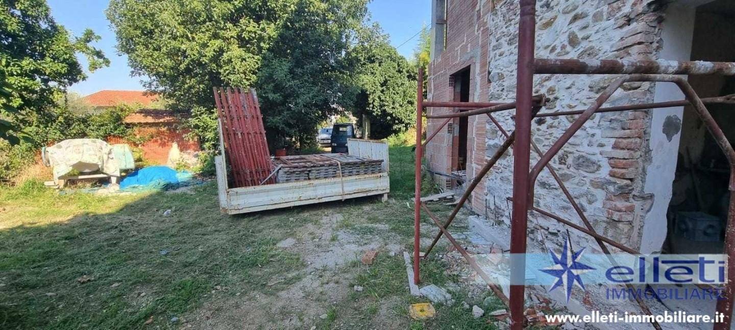 5 rooms House in Montignoso, Italy No. 176628