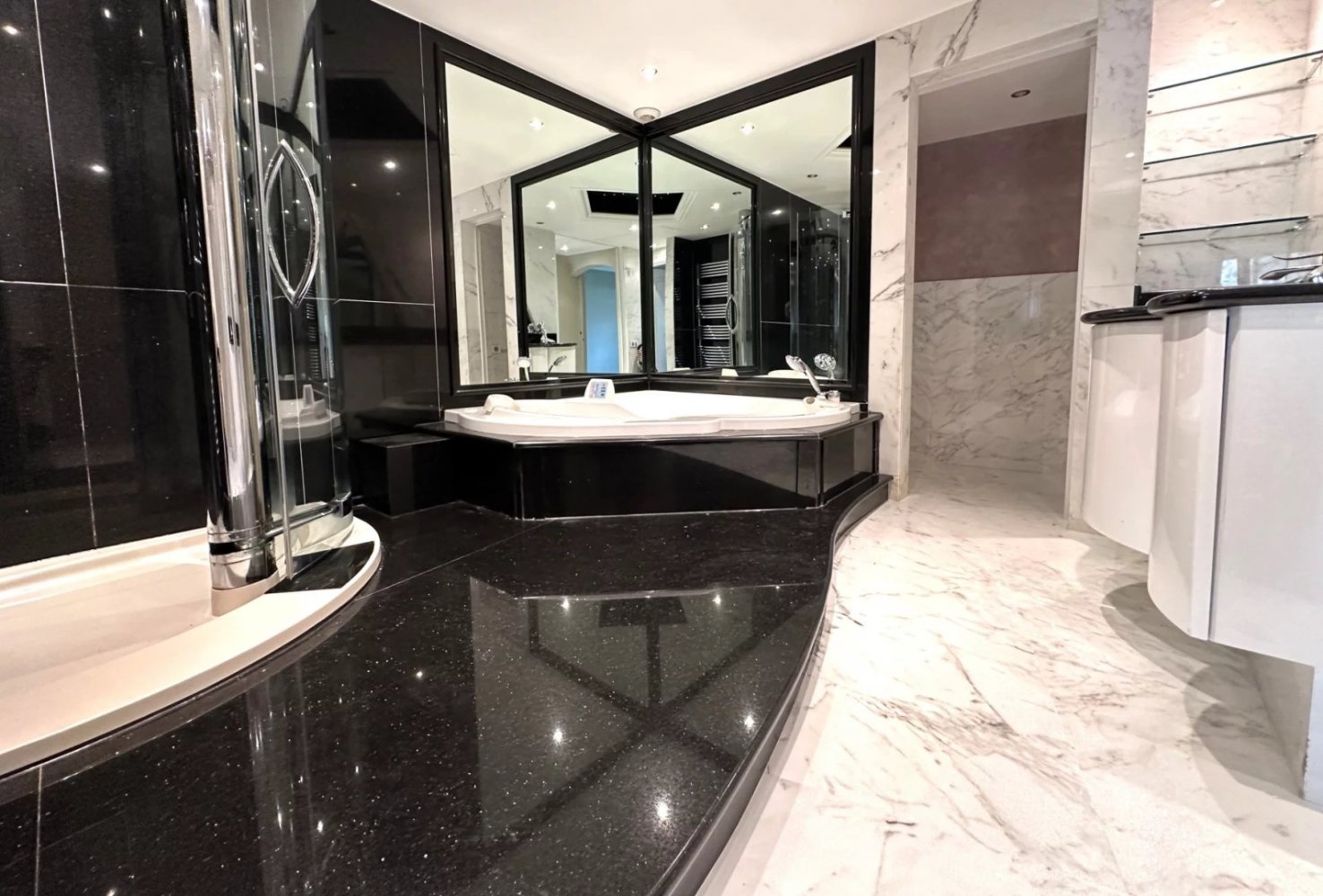 2 bedrooms Apartment in Villeneuve-Loubet, France No. 322520