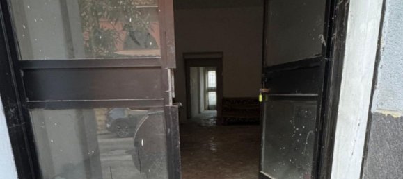 63m² Commercial property in Salerno, Italy No. 372000 7