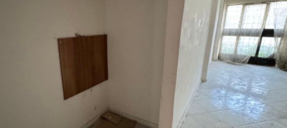 63m² Commercial property in Salerno, Italy No. 372000 8