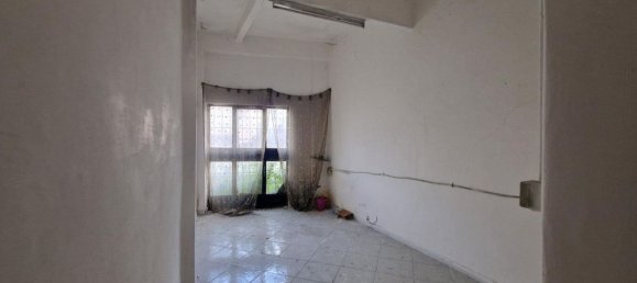 63m² Commercial property in Salerno, Italy No. 372000 2