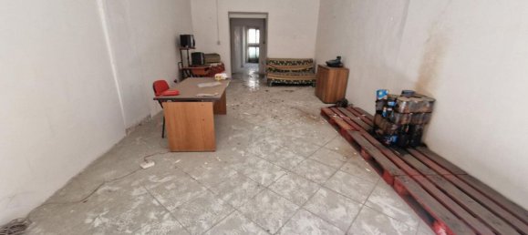 63m² Commercial property in Salerno, Italy No. 372000 3