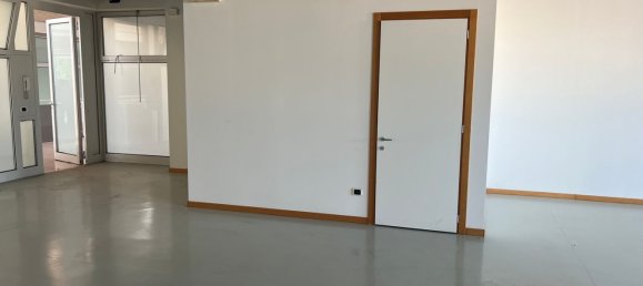 142m² Office in Spresiano, Italy No. 178789 2