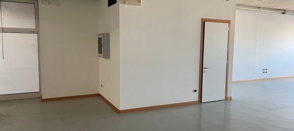 142m² Office in Spresiano, Italy No. 178789 16