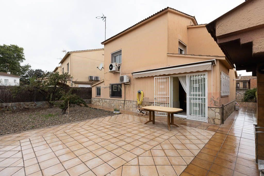 4 Schlafzimmer Haus in Parets del Vallès, Spain, Nr. 157189