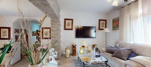 4 bedrooms House in Vagli Sotto, Italy No. 237848 9