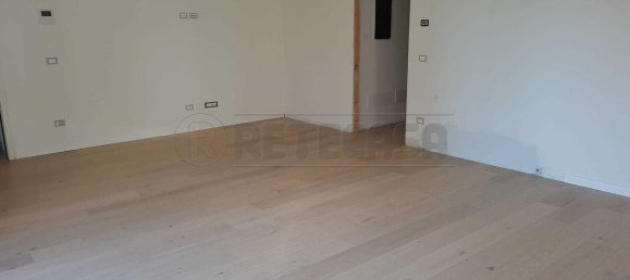 4 rooms Apartment in Mirano, Italy No. 14687 7