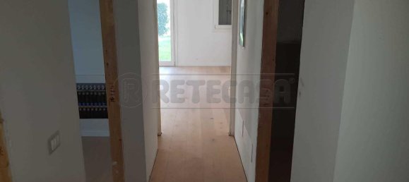 4 rooms Apartment in Mirano, Italy No. 14687 2