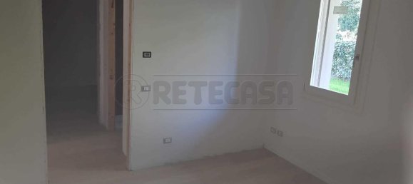 4 rooms Apartment in Mirano, Italy No. 14687 3