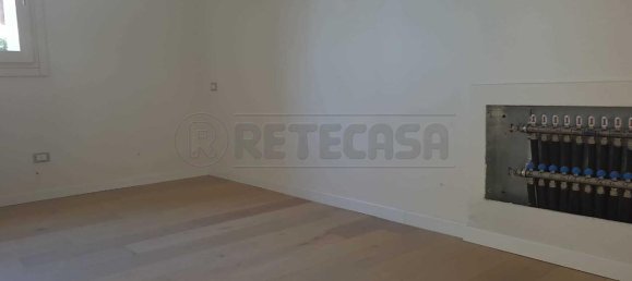 4 rooms Apartment in Mirano, Italy No. 14687 5