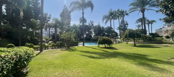 6 Schlafzimmer Doppelhaus in Marbella, Spain, Nr. 42383 30