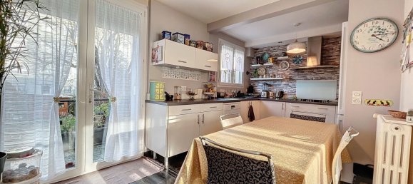 Casa de 5 dormitorios en Reims, France No. 49491 4