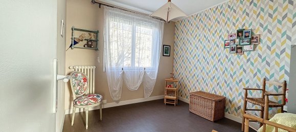 Casa de 5 dormitorios en Reims, France No. 49491 8