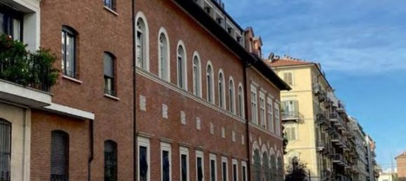 4 rooms Apartment in Turin, Italy No. 50206 3
