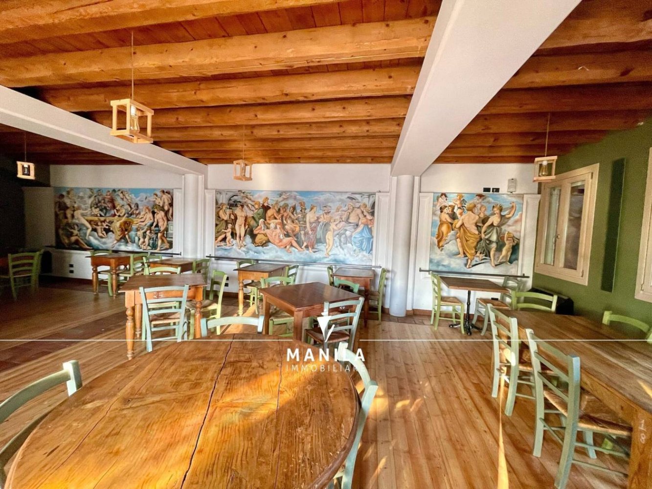 5 rooms Commercial property in Paese, Italy No. 135426