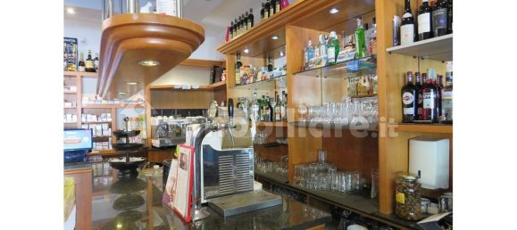 Propiedad comercial de 3 habitaciónes en Como, Italy No. 311136 2