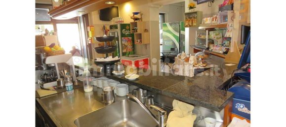 Propiedad comercial de 3 habitaciónes en Como, Italy No. 311136 5