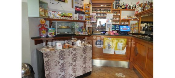 Propiedad comercial de 3 habitaciónes en Como, Italy No. 311136 7