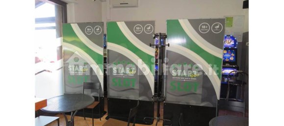 Propiedad comercial de 3 habitaciónes en Como, Italy No. 311136 10