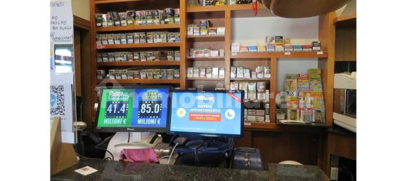 Propiedad comercial de 3 habitaciónes en Como, Italy No. 311136 8