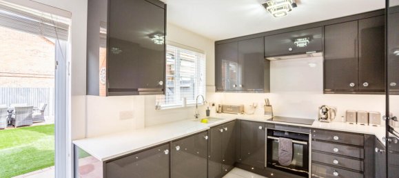 3 Schlafzimmer Haus in Gravesend, United Kingdom, Nr. 10861 10