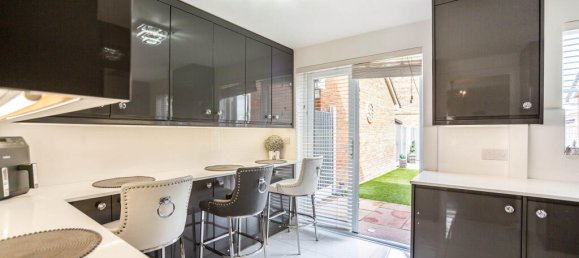 3 Schlafzimmer Haus in Gravesend, United Kingdom, Nr. 10861 15