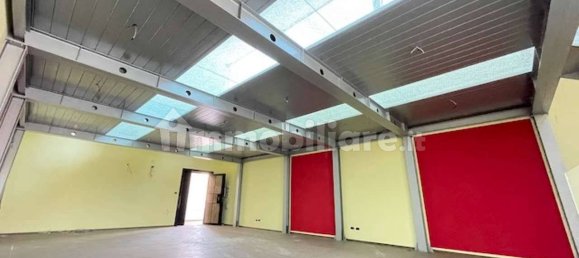 193m² Office in Brembate di Sopra, Italy No. 138801 3