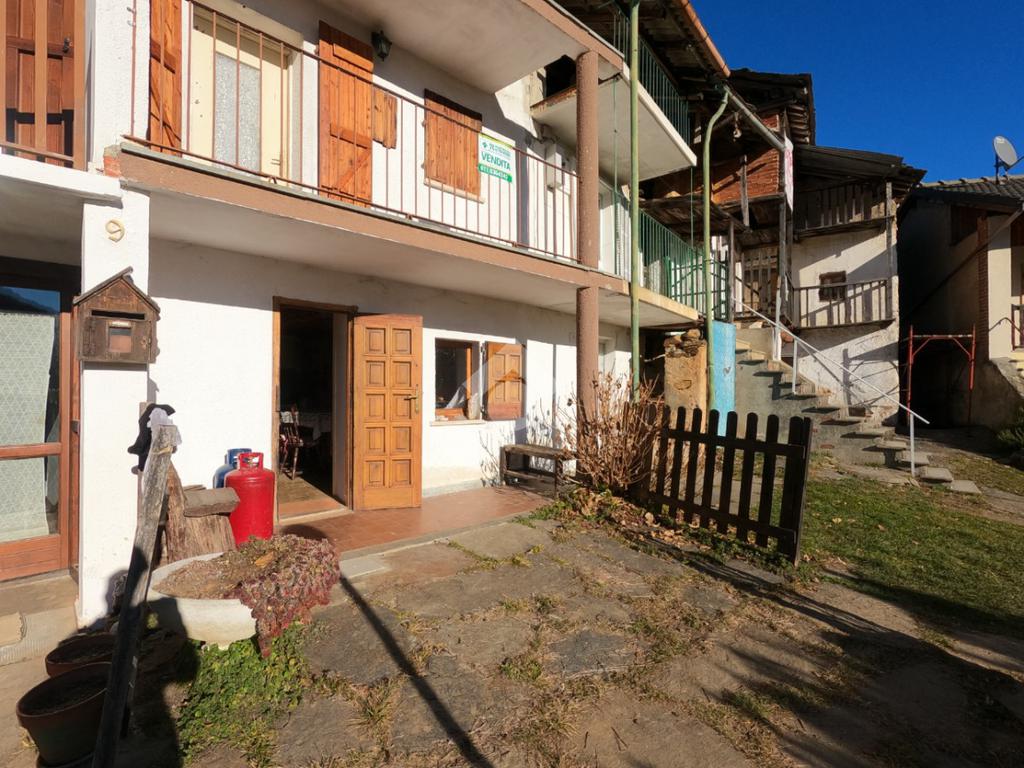 2 bedrooms House in Giaveno, Italy No. 166813