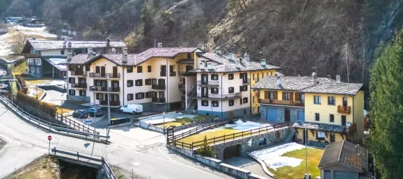 2 bedrooms Apartment in Morgex, Italy No. 69257 2