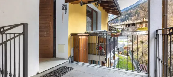 2 bedrooms Apartment in Morgex, Italy No. 69257 5