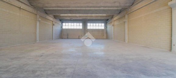 4 rooms Warehouse in Rovato, Italy No. 141646 2