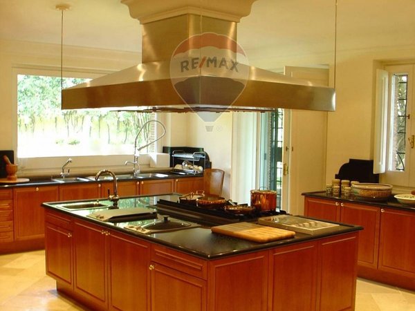 20 rooms Villa in Rome, Italy No. 210442