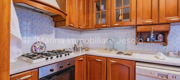 Apartamento de 3 dormitorios en Jesolo, Italy No. 260316 11
