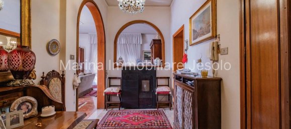 Apartamento de 3 dormitorios en Jesolo, Italy No. 260316 7