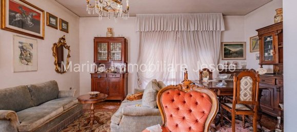 Apartamento de 3 dormitorios en Jesolo, Italy No. 260316 3
