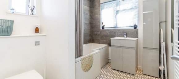 4 Schlafzimmer Haus in Kenley, United Kingdom, Nr. 8026 11