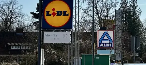 12-salle Bâtiment à Braunschweig, Germany No. 250689 5