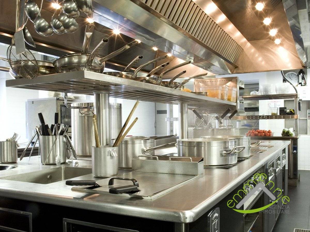 Коммерческая недвижимость 80м² в Доло, Италия № 285054